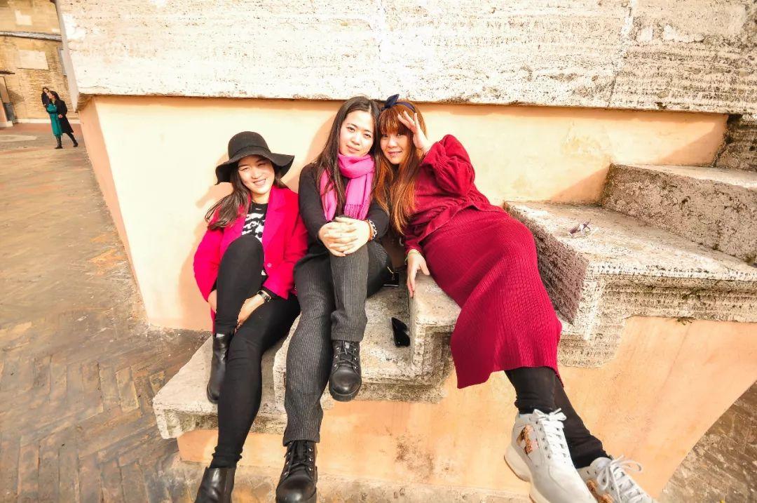 在罗马找中餐、租房、办证件只能靠华人论坛吗？