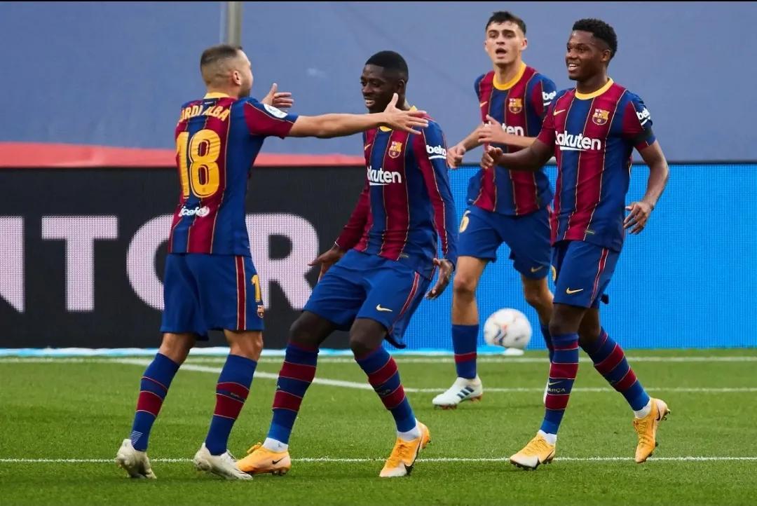 巴萨和AC米兰到底谁更厉害？