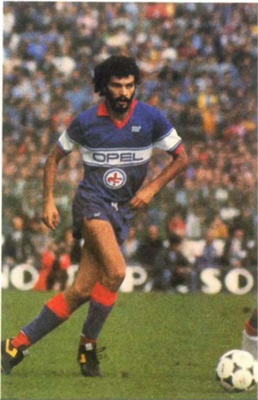 为什么一个抽烟的球员能改变整个足球世界? 为什么一个抽烟的球员能改变整个足球世界?