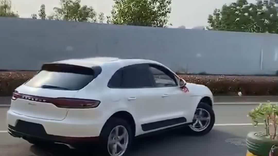 保时捷玛卡2025款白色试驾体验究竟如何？实测告诉你