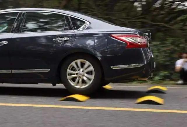 车子颠簸一下猛地进去？过减速带总被颠到怀疑人生的终极解决方案