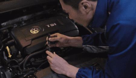 仪表盘上突然亮起的灯到底在说什么? 仪表盘上突然亮起的灯到底在说什么?