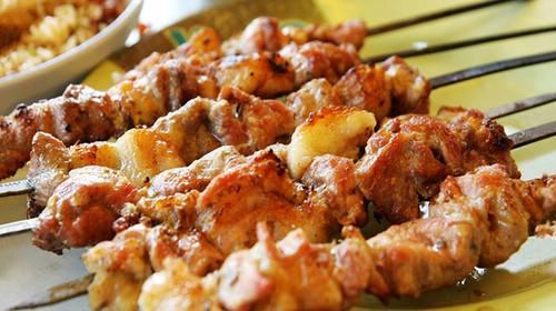 女人梦见大客车？财富波动预警与磁场重塑指南