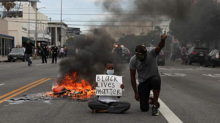 特朗普大选支持率下跌_特朗普连任失败可能性_特朗普的命运如何