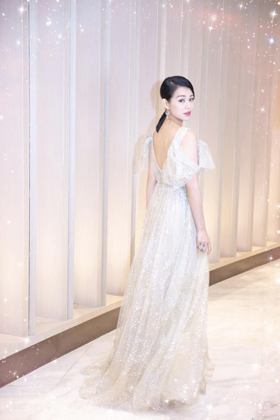 为什么别人的眼睛总是布灵布灵会发光? 为什么别人的眼睛总是布灵布灵会发光?