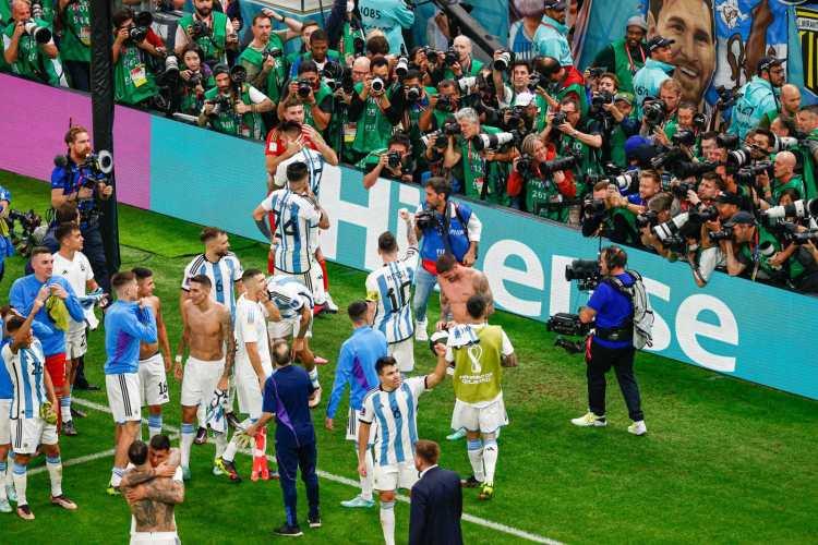 荷兰踢巴西真的每次都爆冷吗？