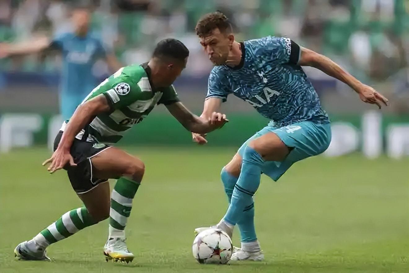 足球比赛为啥总有人喊 越位 ？