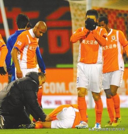 拉姆塞断腿事件为何成为足坛必修课？