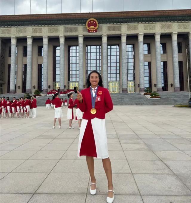 潘展乐到底说了什么让樊振东笑到扶墙? 潘展乐到底说了什么让樊振东笑到扶墙?