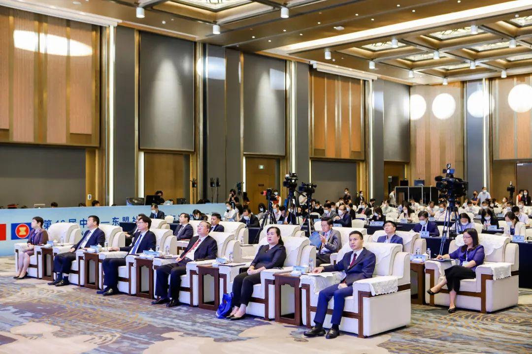 在菲律宾生活必须加入中国华人论坛吗？