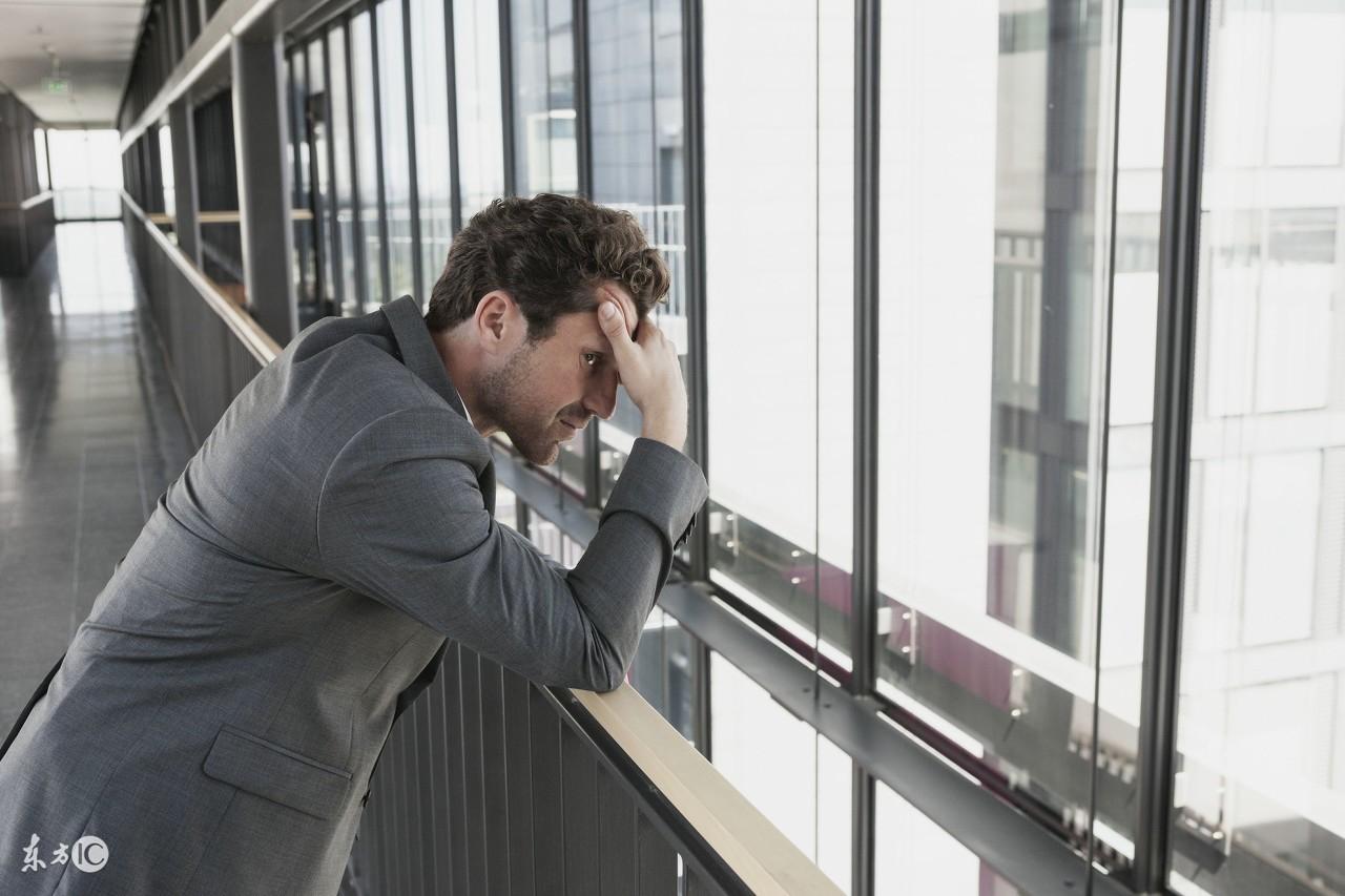 梦见头发白了许多预示什么？2025年健康与事业双重预警