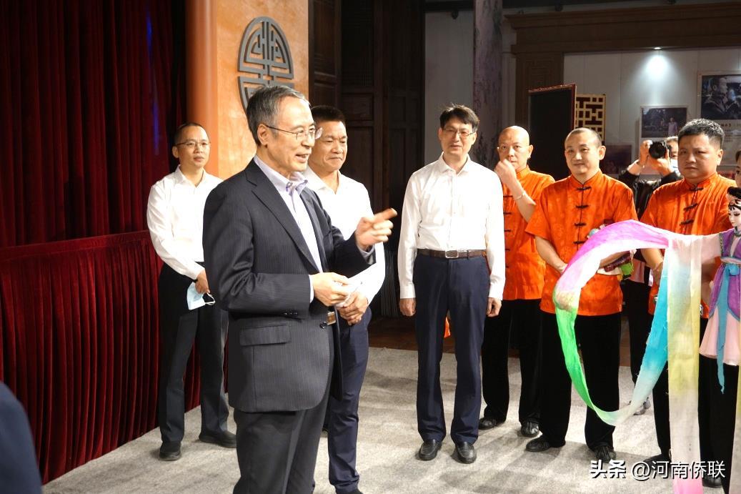 海外华人论坛到底在聊什么？