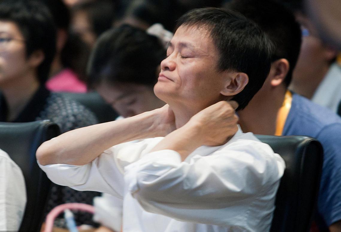 2025年双子座职场人必看:梦见交警开罚单的财富密码与危机预警 2025年双子座职场人必看:梦见交警开罚单的财富密码与危机预警