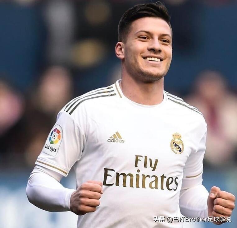 本泽马超模女友怀孕，球星私生活到底该不该关注？