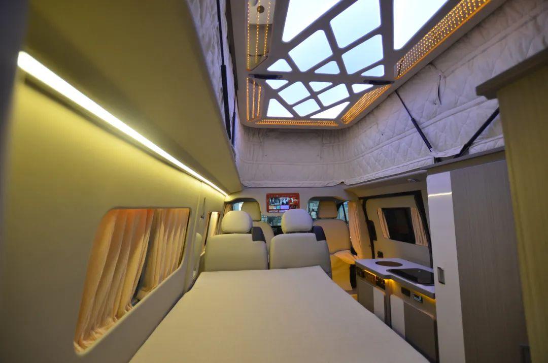 全顺15座商务车怎么选？企业通勤成本高发愁 省3万购车预算的购车方案解析