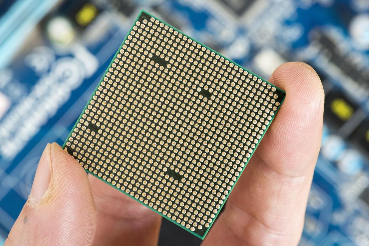 美国9大华人富豪，在美华人原来这么有钱，控制着老美关键产业