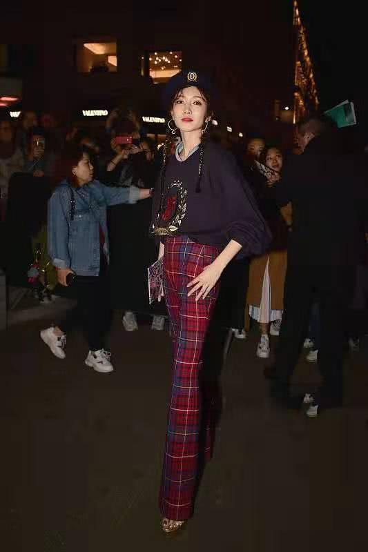 EXO被黑上热搜，粉丝该咋办？