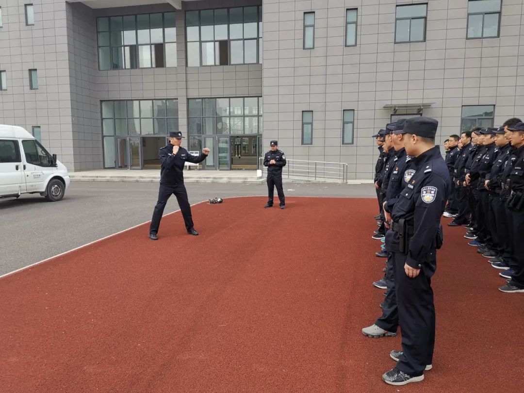 警察能当军训教官吗