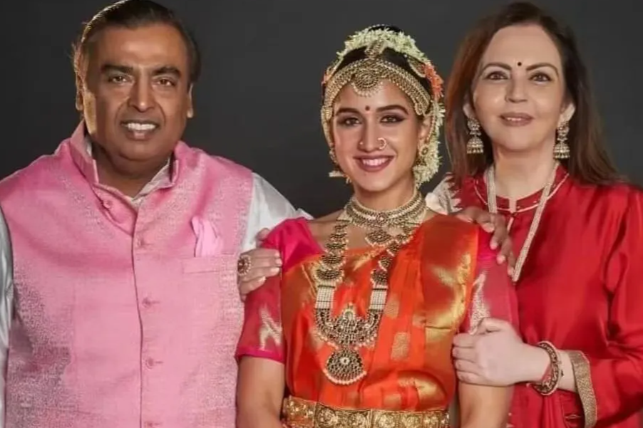 暖心！印度首富老婆妮塔，竟为贫困人群做了这些