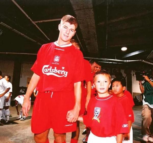 香港队踢球为什么总让人看不懂？