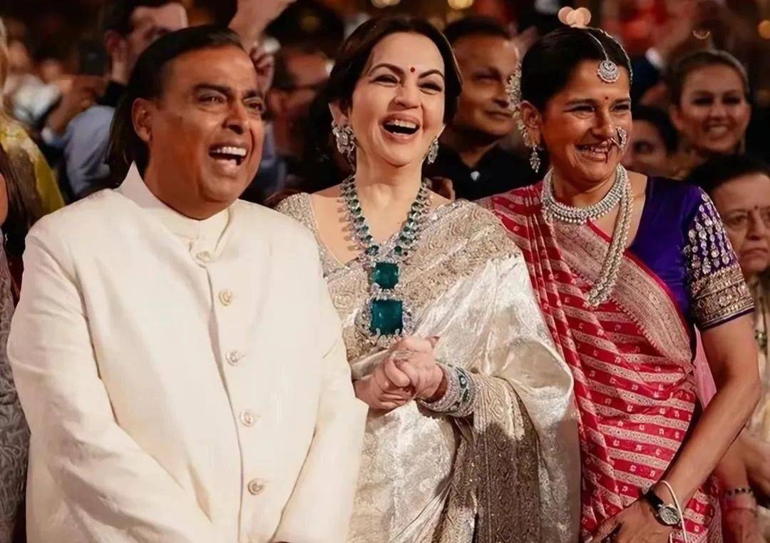 印度首富穆克什安巴尼有多少佣人