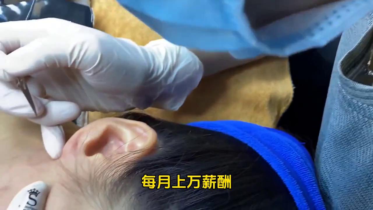 为什么别人家的猫能乖乖陪练瑜伽？这30张照片告诉你秘诀！