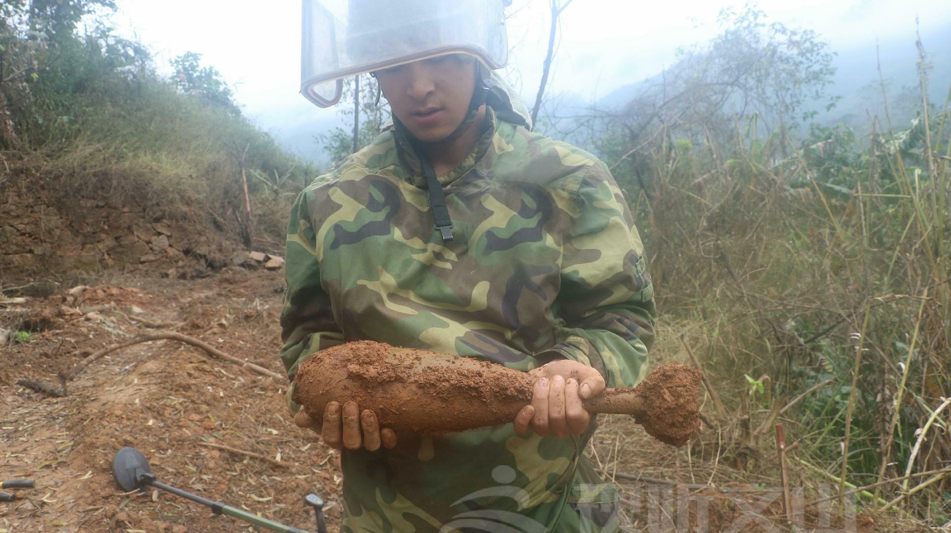 梦见很多当兵的来家里预示什么?2025年能量场破解全指南 梦见很多当兵的来家里预示什么?2025年能量场破解全指南