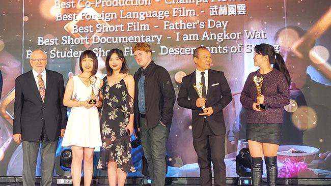 在洛杉矶生活必须加入华人论坛吗? 在洛杉矶生活必须加入华人论坛吗?