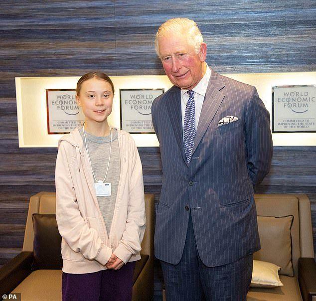 梦见水泥砖预示什么？解梦大师揭秘吉凶与事业密码