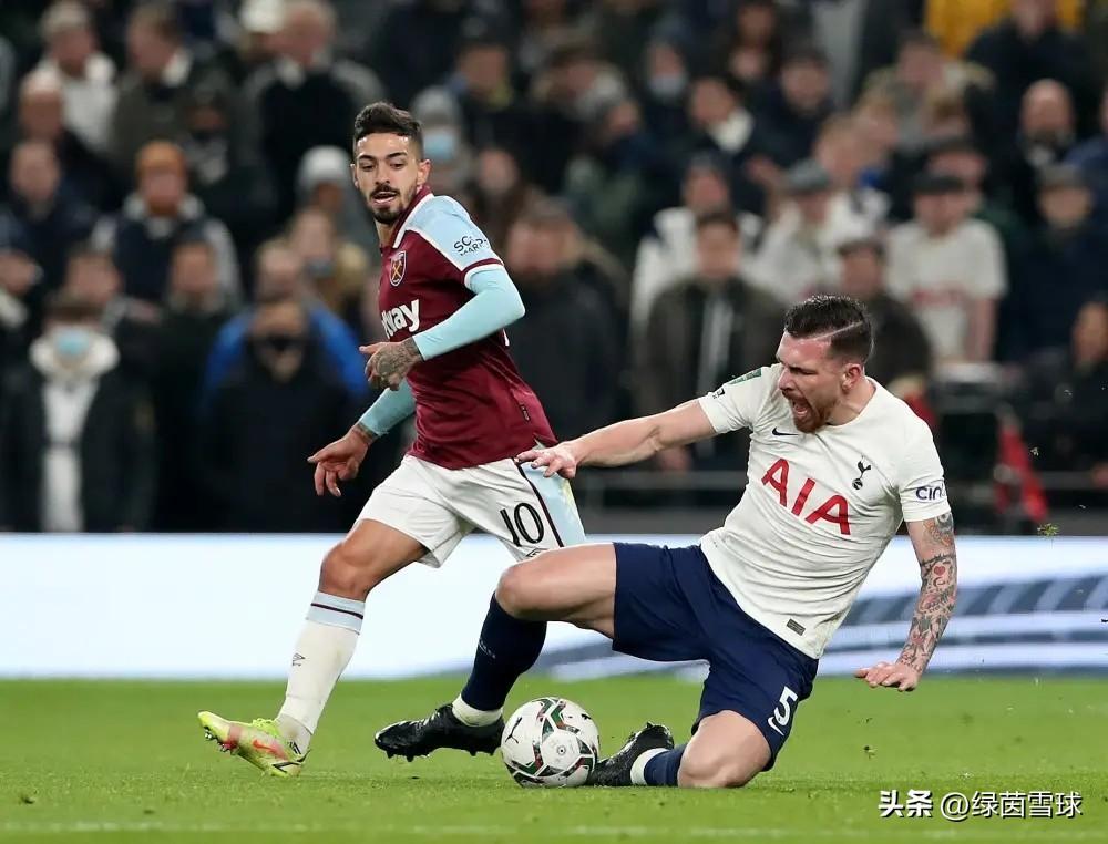 为什么有些前锋总在镜头外却决定比赛胜负? 为什么有些前锋总在镜头外却决定比赛胜负?