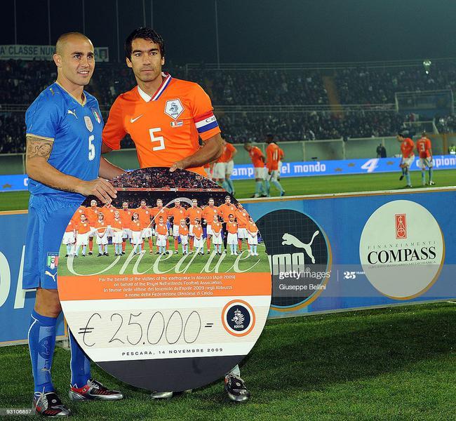 范布隆克霍斯特凭什么能当球员教练双料传奇？