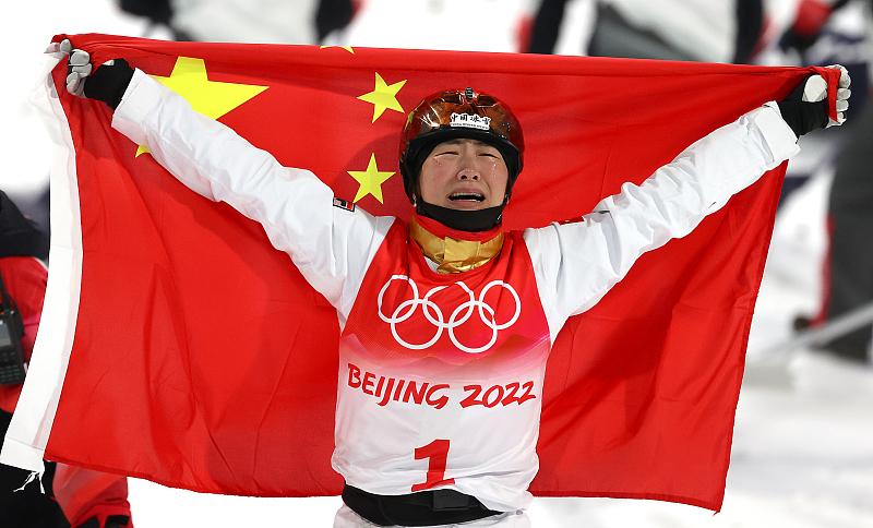 徐梦桃夺冠后为何反复高喊 我是第一吗 ？