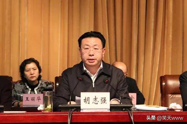 钣金喷漆的核心步骤解析，修复效果与成本对比分析