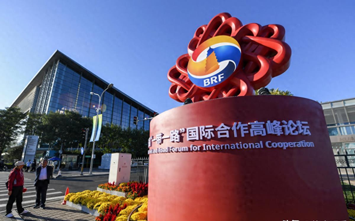 为什么别人的人鱼线像雕刻，你的却像打码？