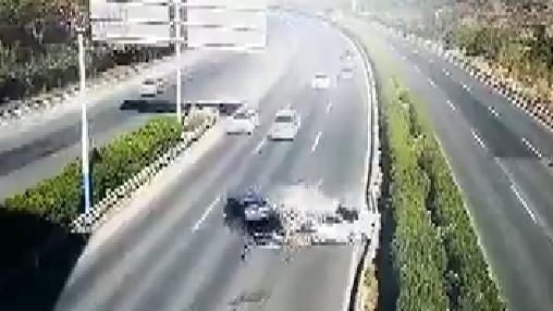 高速上错过出口能倒车吗？