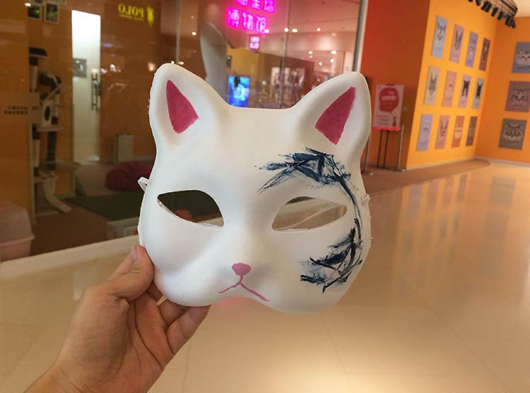 已婚女人梦见开新车预示什么？2025年运势密码与破局之道