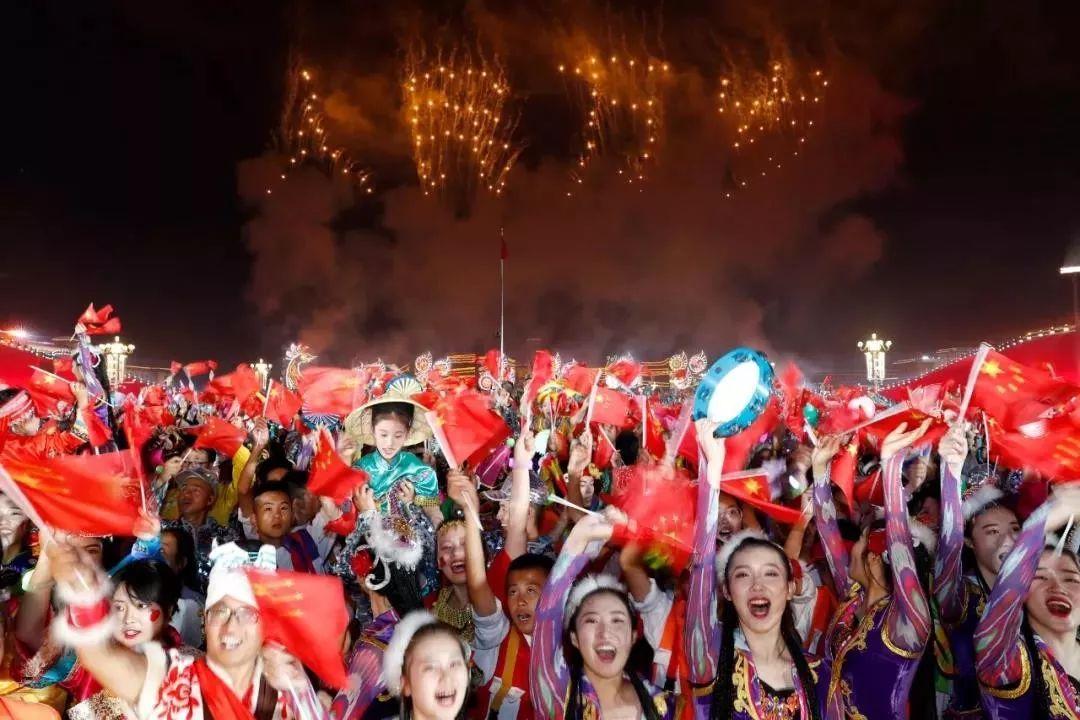 东方体育日报里如何三天组建冠军球队？