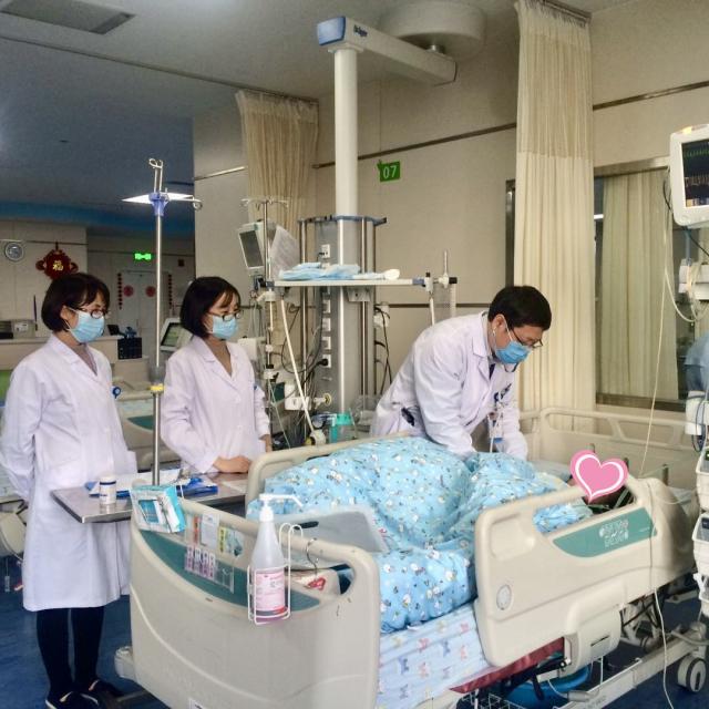 女人梦见叠被子是吉兆？2025解梦师揭秘3大转运法则