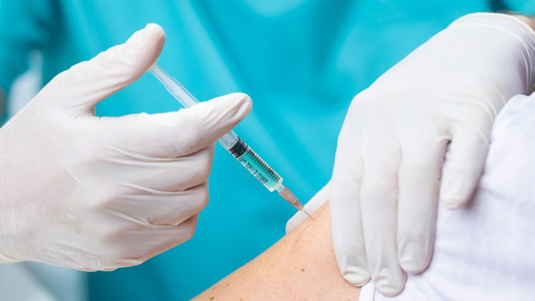 新冠疫苗能刷医保卡全额报销吗？