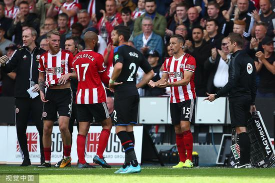 贾吉尔卡这英雄到底怎么玩才能不坑队友？