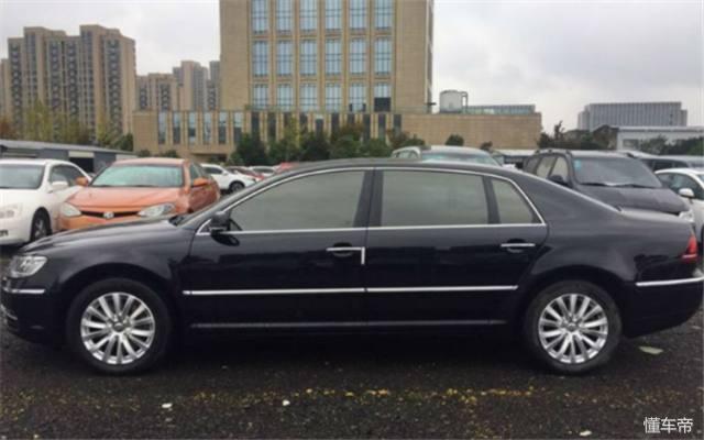 辉腾现在到底多少钱能买？停产后的二手车还值得入手吗？