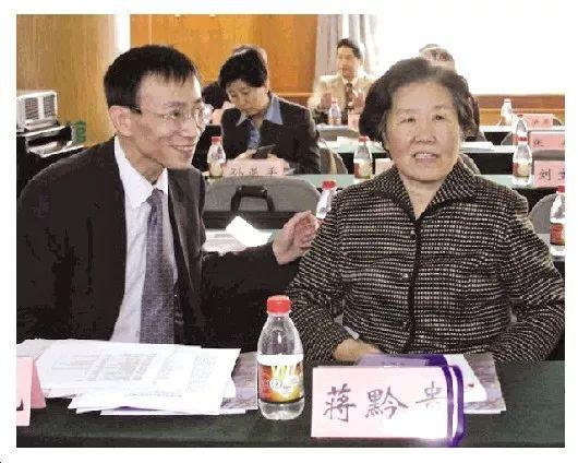 梦见丧尸爆发一直逃跑预示什么？2025年解梦全解析