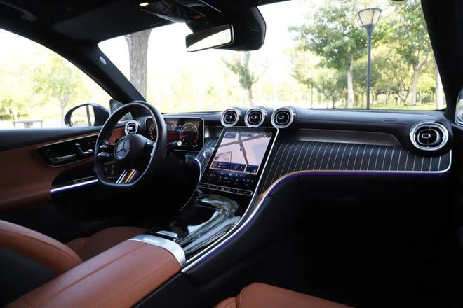 全新奔驰GLC 300 L 4MATIC 豪华型 7座价格_奔驰GLC 300 L 4MATIC 豪华型 7座评测_奔驰glc300七座报价及图片