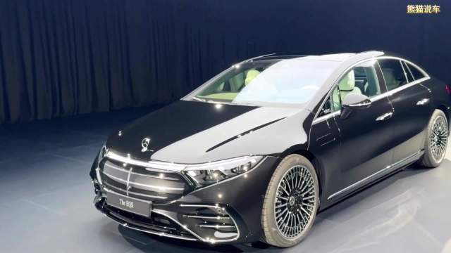 2025年新款奔驰来袭！外观新改进，独特设计超亮眼