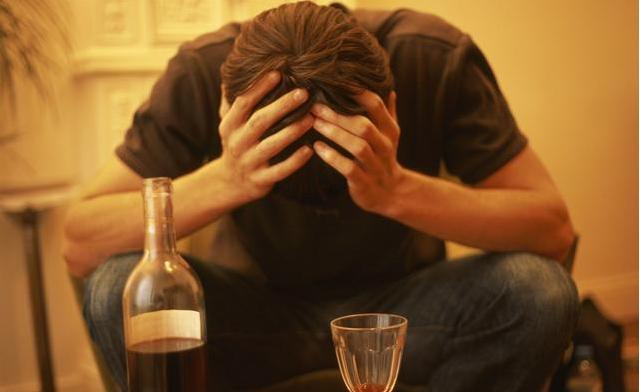 梦见被蛇咬伤会倒霉三年吗？