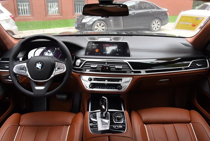 宝马760报价高达260万？新手小白该怎么看懂这个天价数字？