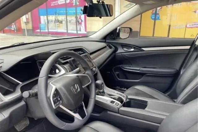 Fungsi Slot pada Mesin EDC: Pentingnya Penggunaan Kartu Pembayaran