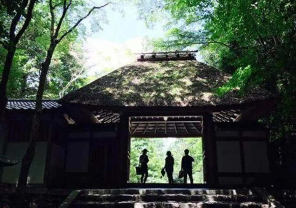 日本的华裔姓氏有哪些_姓氏文化历史_日本姓氏特点