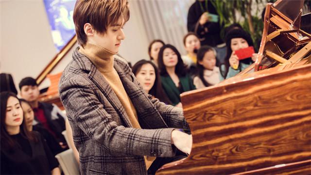 2025年中年女梦见儿时玩伴的深层预警:3招逆转人生轨迹 2025年中年女梦见儿时玩伴的深层预警:3招逆转人生轨迹