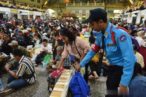 在泰国生活必须加入华人论坛吗？